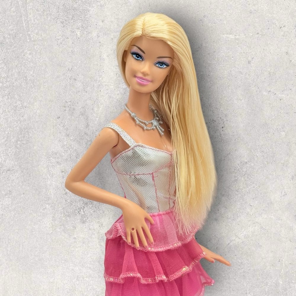 Barbie SPA TO FAB Doll Original Dress - Color Change Nails & Makeup X7891 - 2012